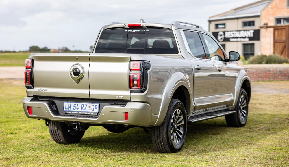 Hybrid power wins Bakkie of the Year