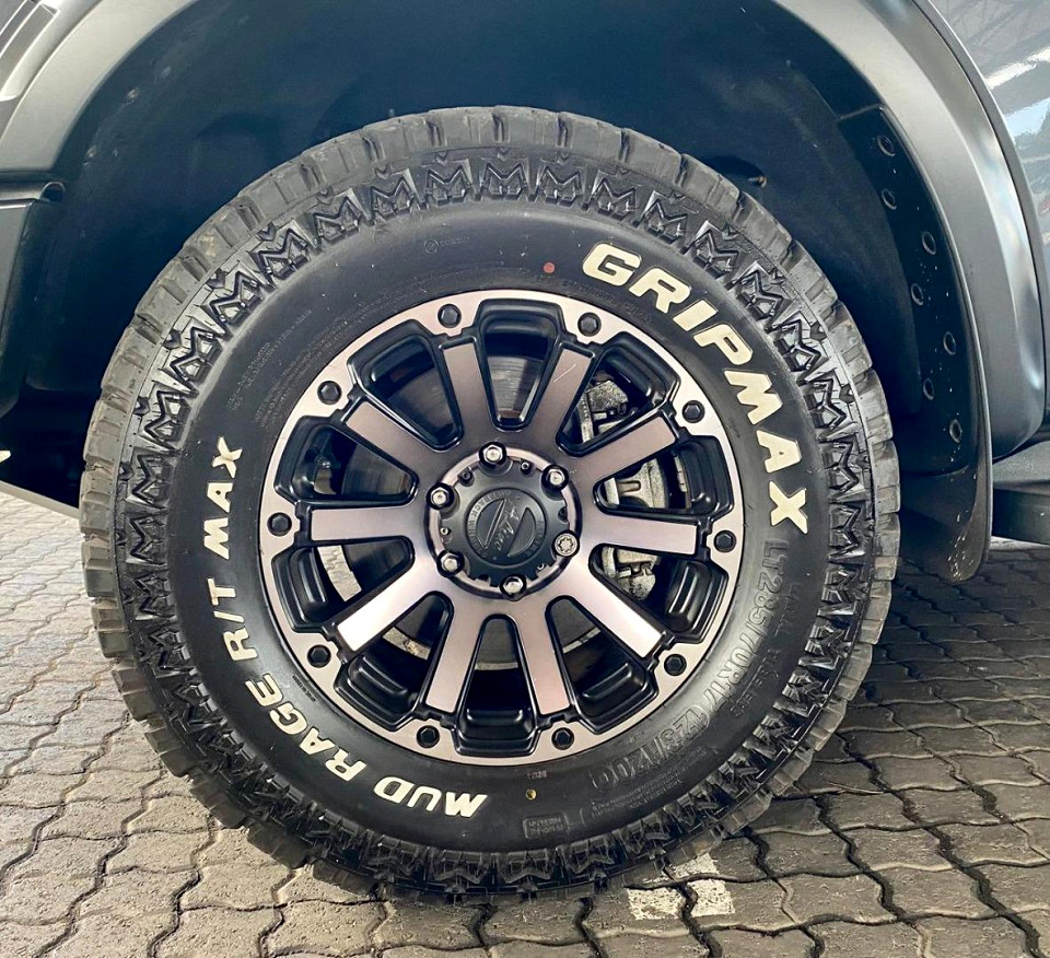 Photo 9 of 18