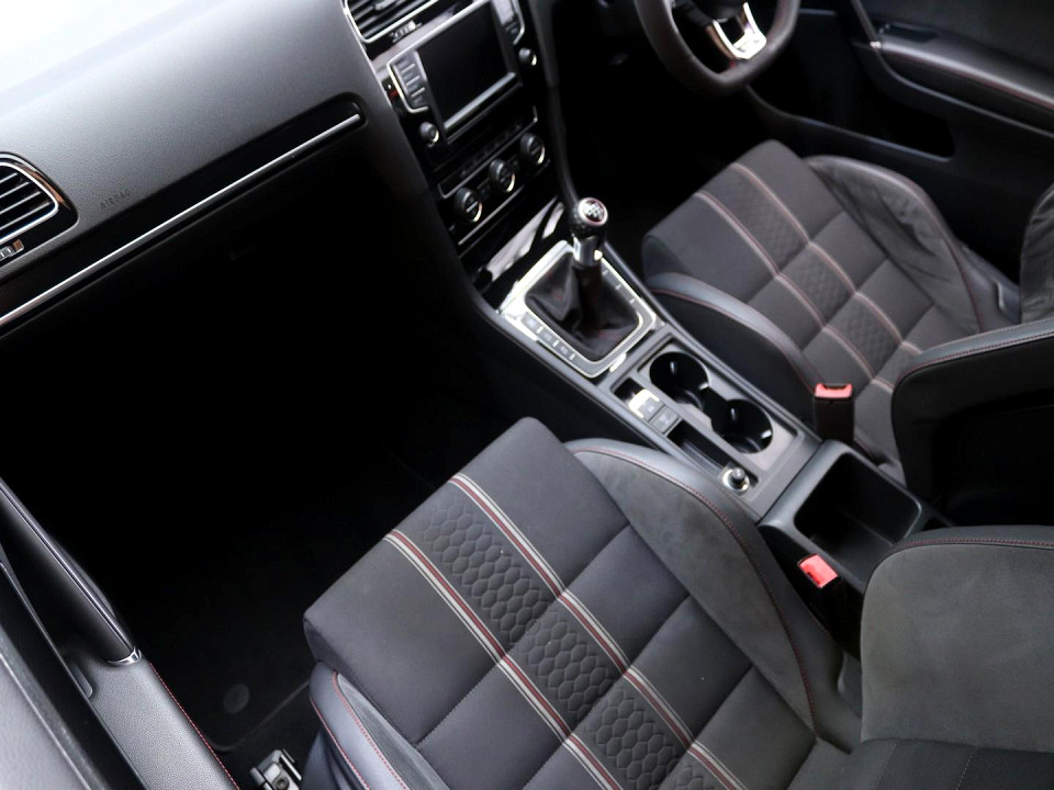 Photo 16 of 24
