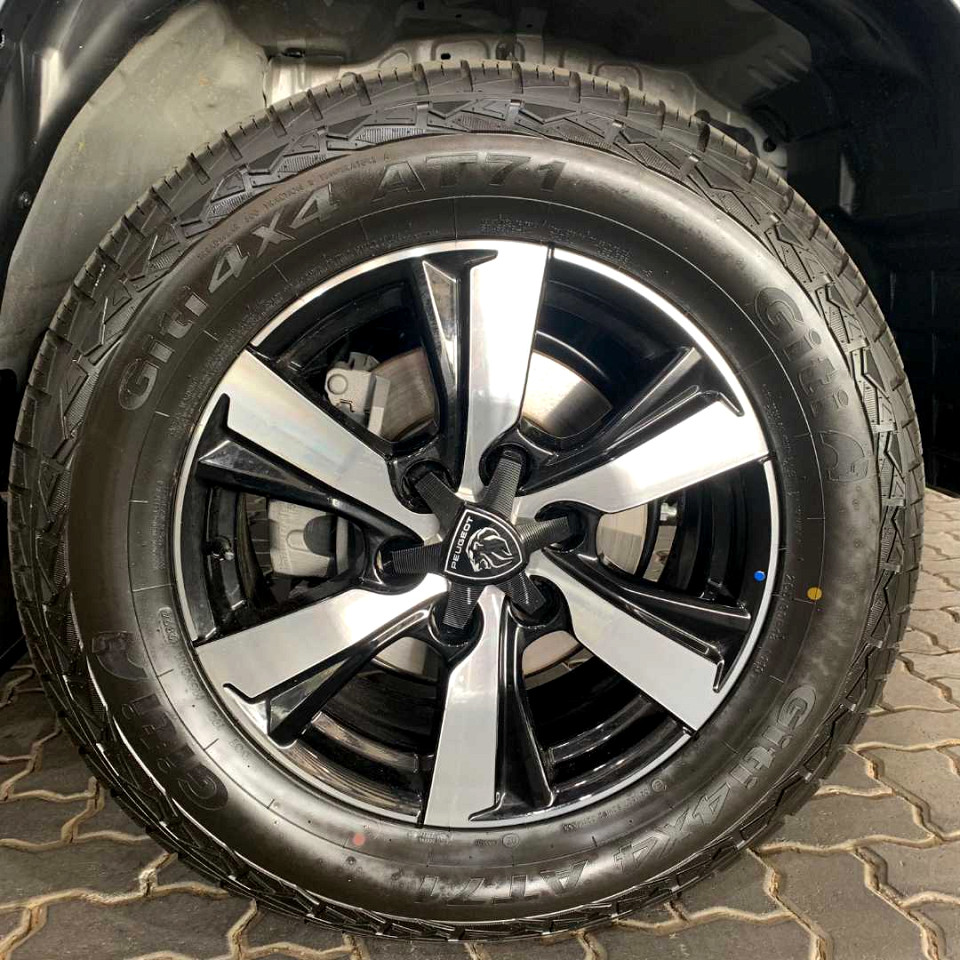 Photo 18 of 19