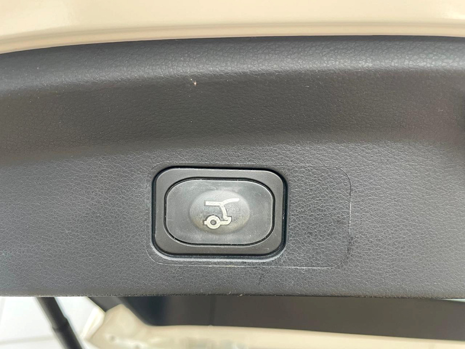 Photo 10 of 23