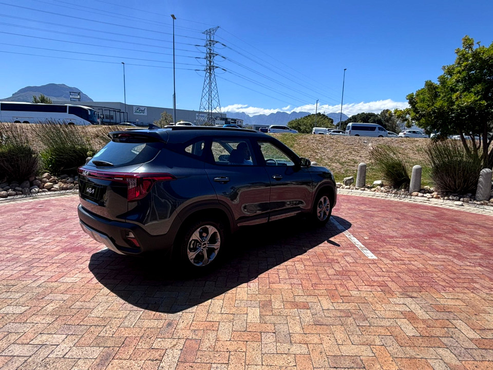 Photo 4 of 18
