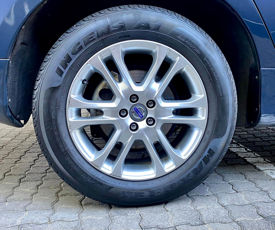 Photo 9 of 18