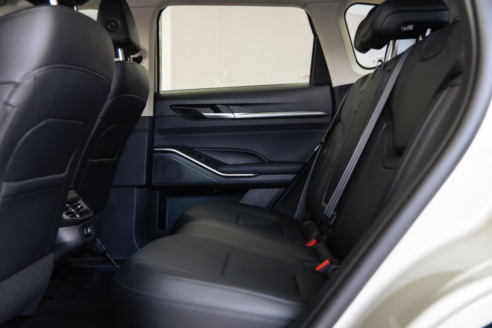 Photo 14 of 24