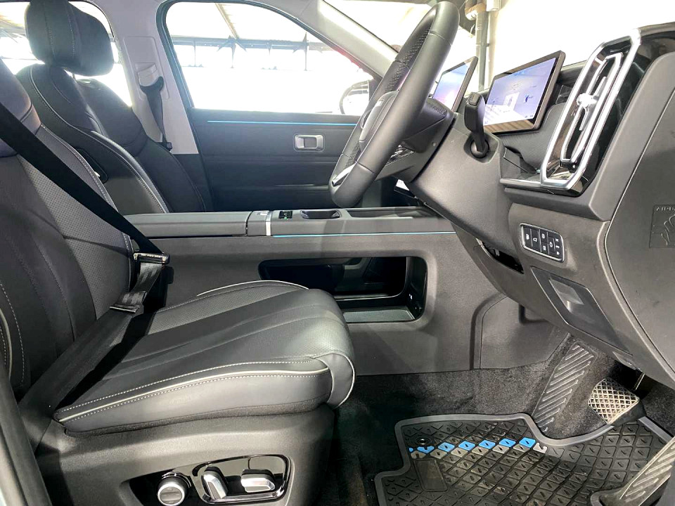 Photo 12 of 20