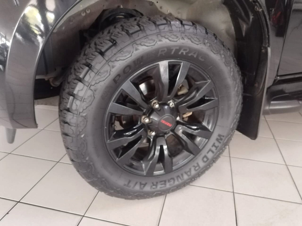 Photo 9 of 15