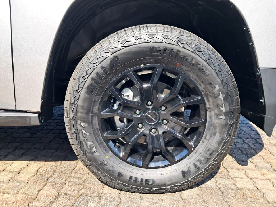Photo 8 of 18