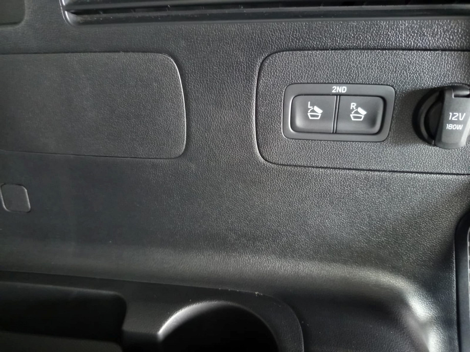 Photo 16 of 32
