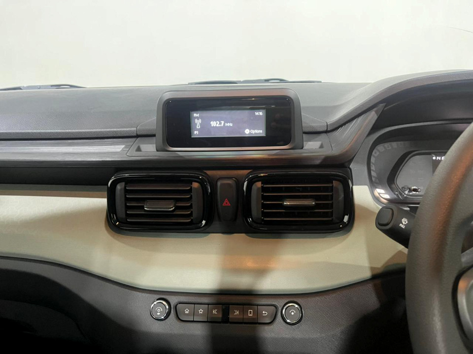 Photo 16 of 28