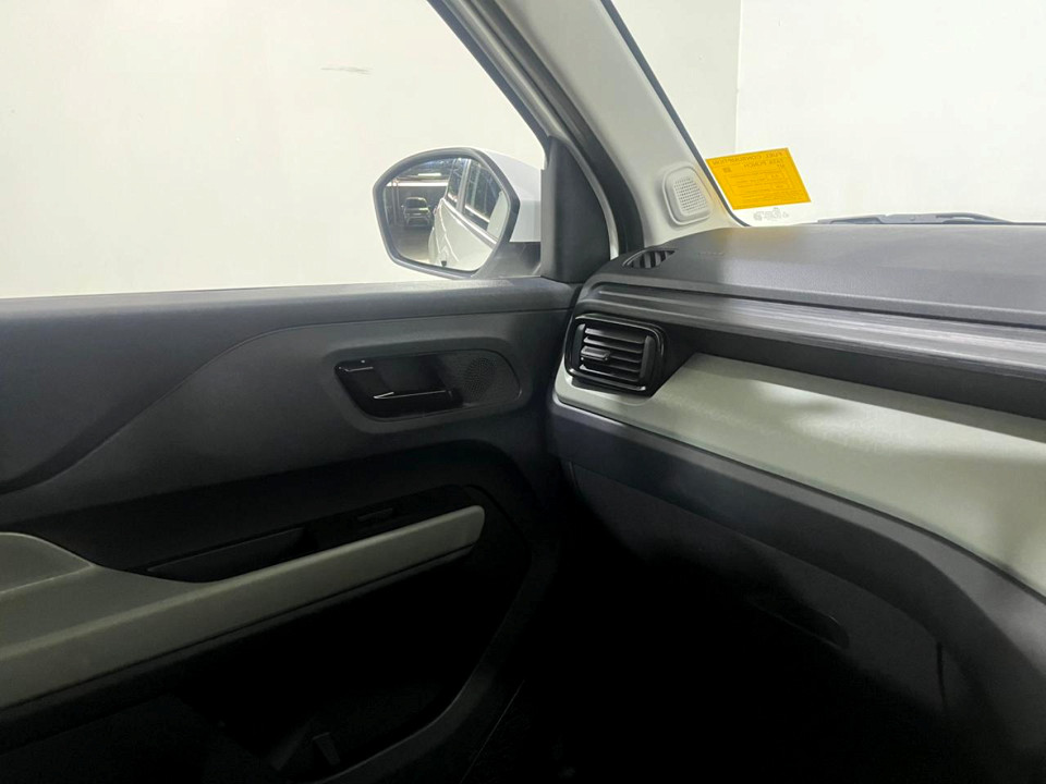 Photo 17 of 28