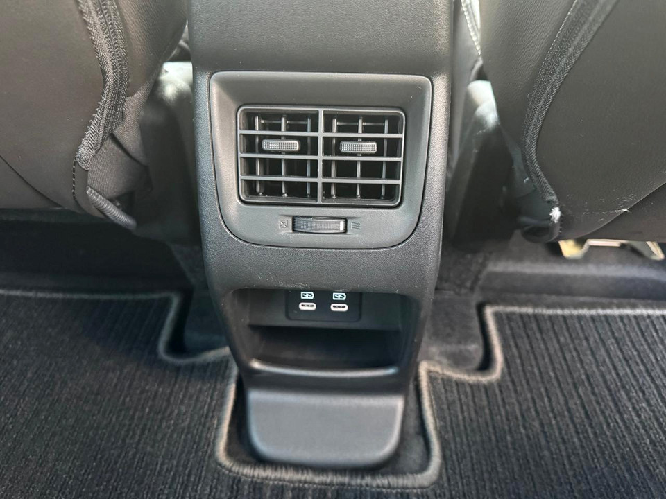 Photo 16 of 23