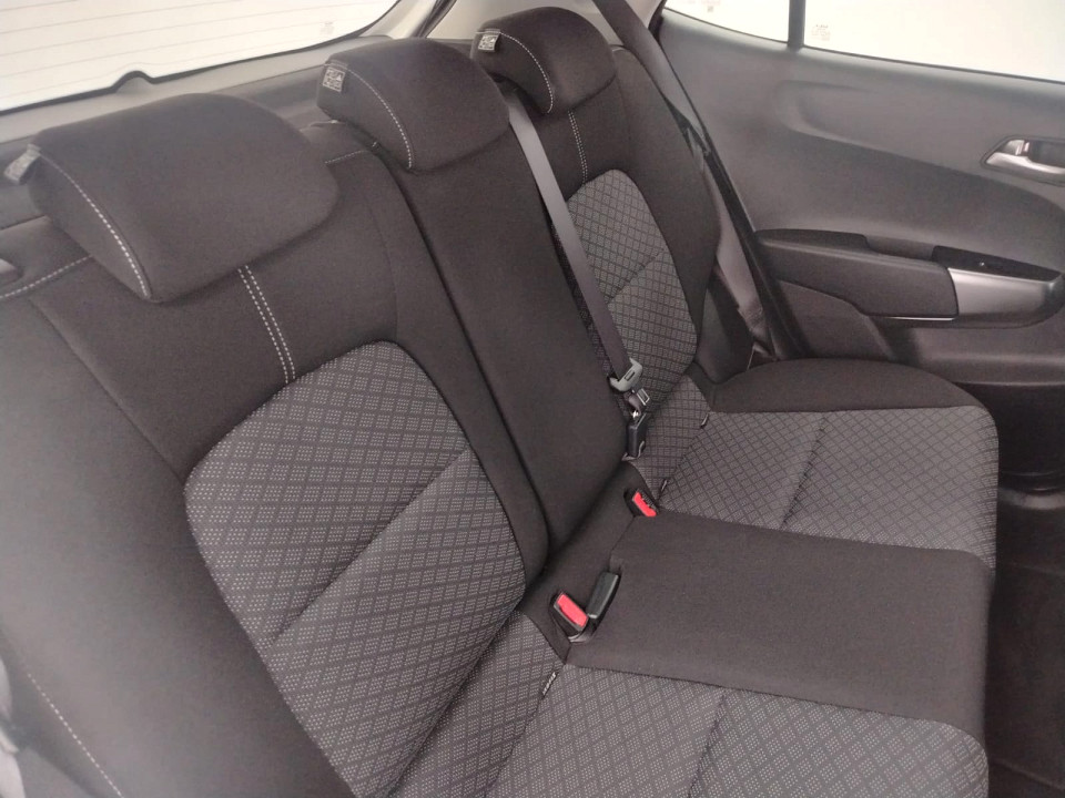 Photo 11 of 28