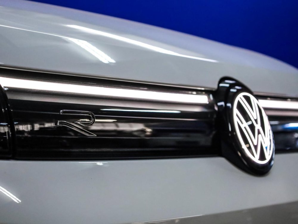 Photo 3 of 26