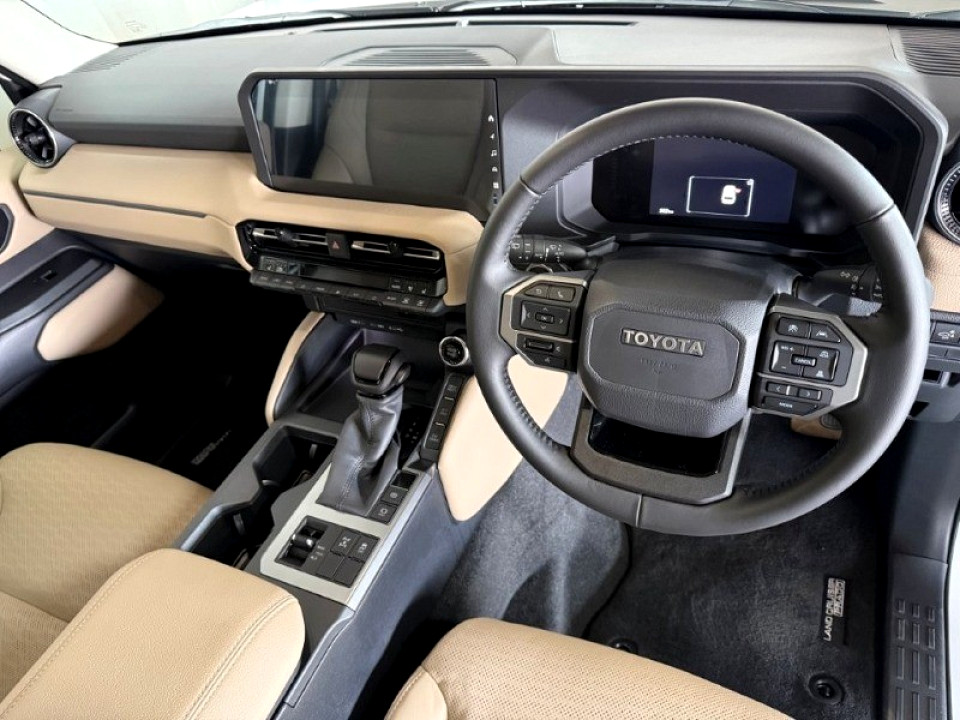 Photo 12 of 16
