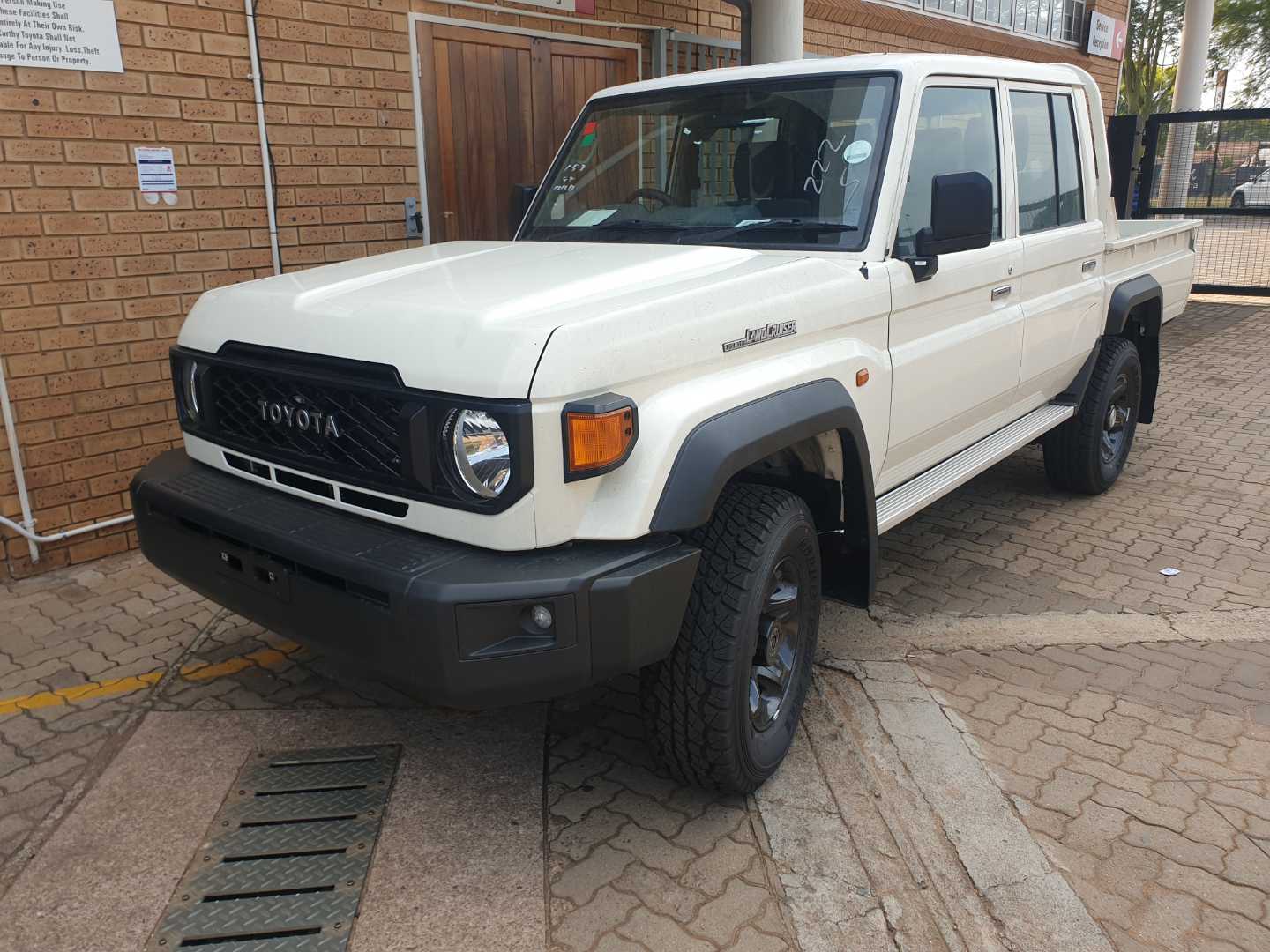 Photo 2 of 4