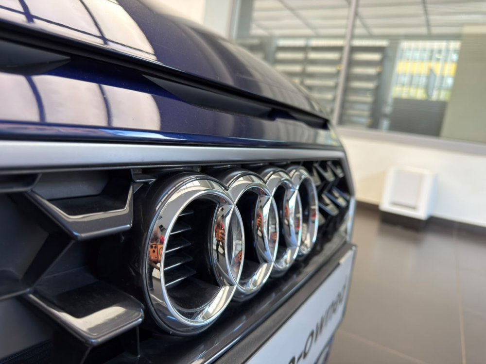 Photo 5 of 27
