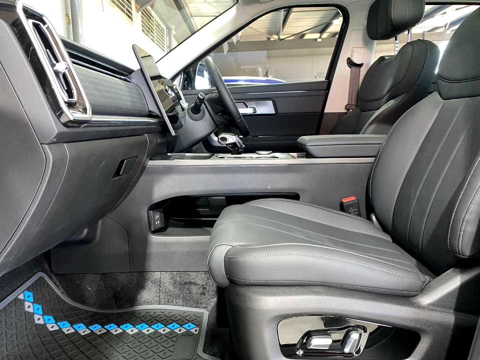 Photo 8 of 20