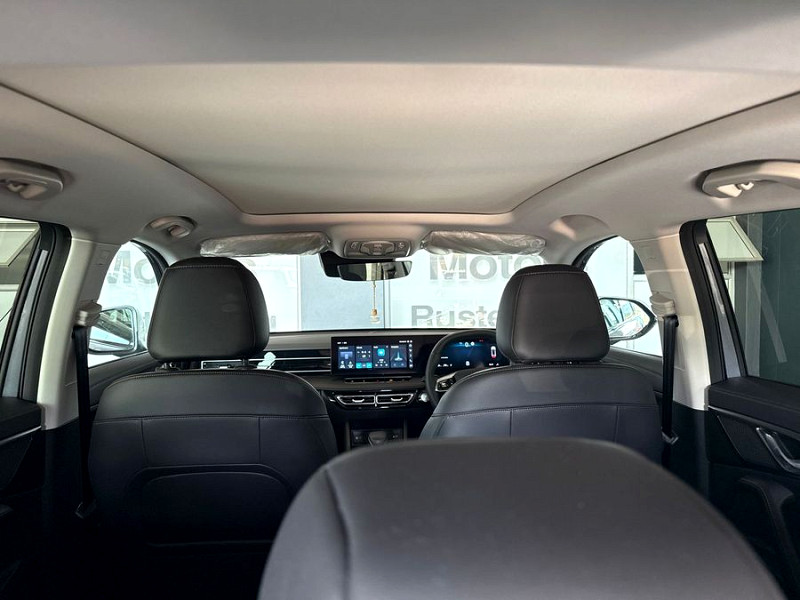 Photo 21 of 25