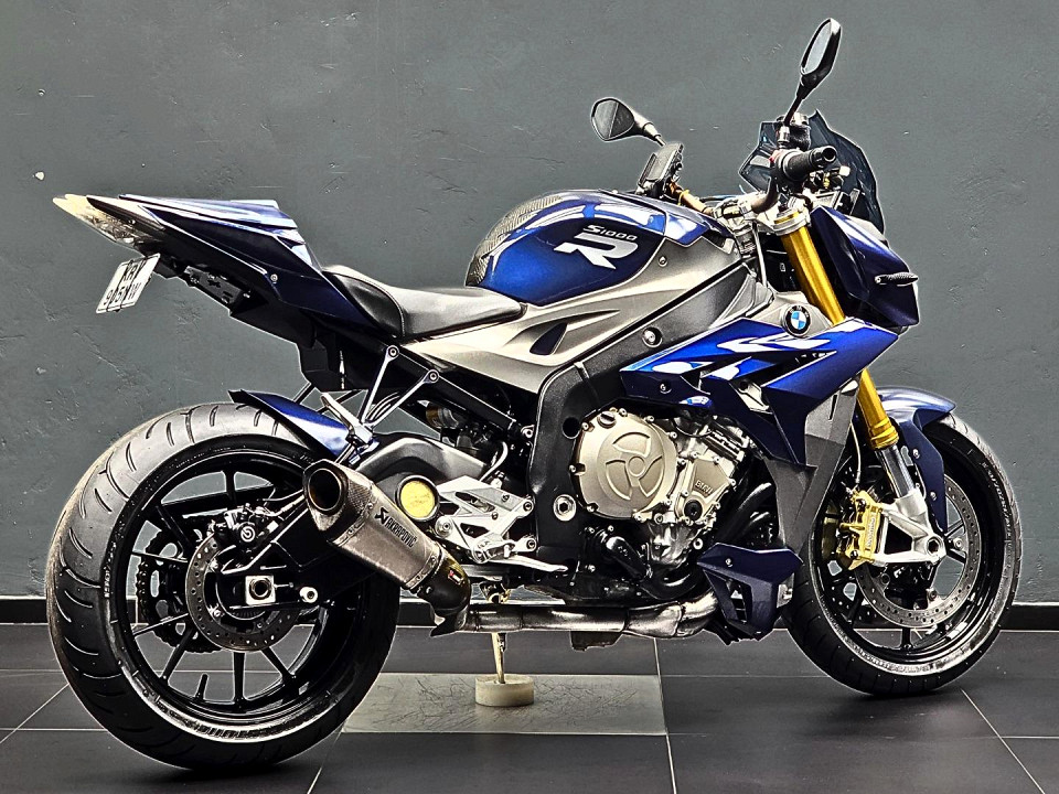 Photo 3 of 18