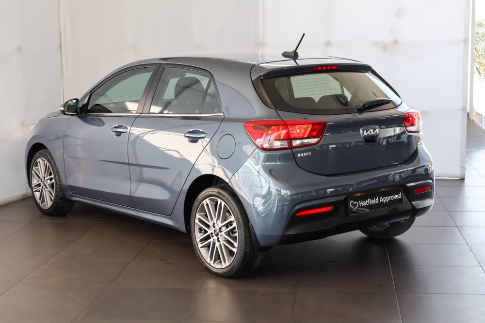 Photo 11 of 24
