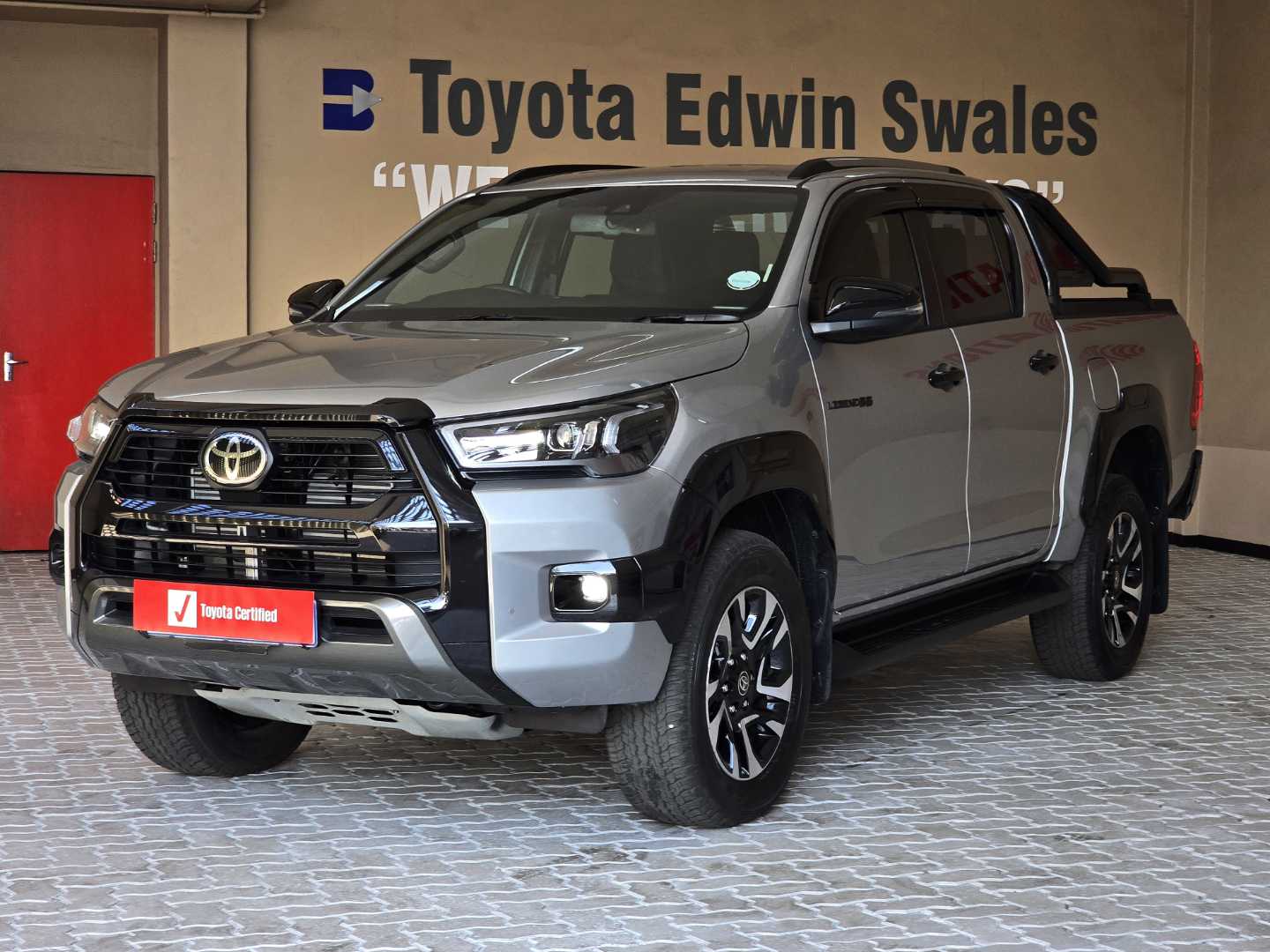 Photo 3 of 34