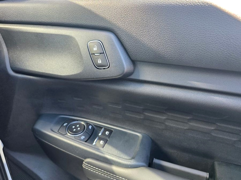 Photo 18 of 25