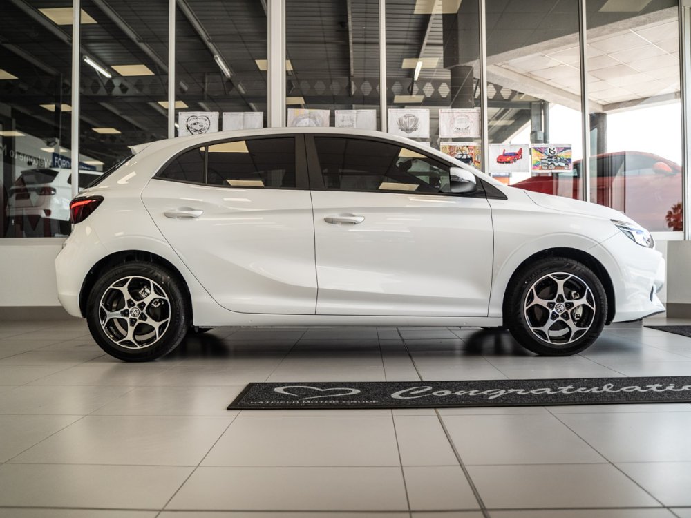 Photo 8 of 28