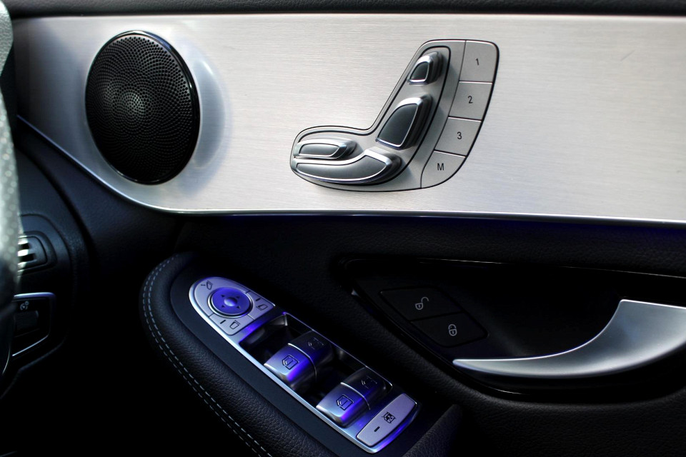 Photo 15 of 19