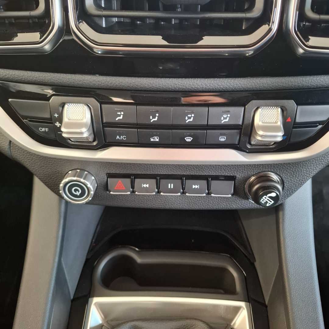 Photo 18 of 24