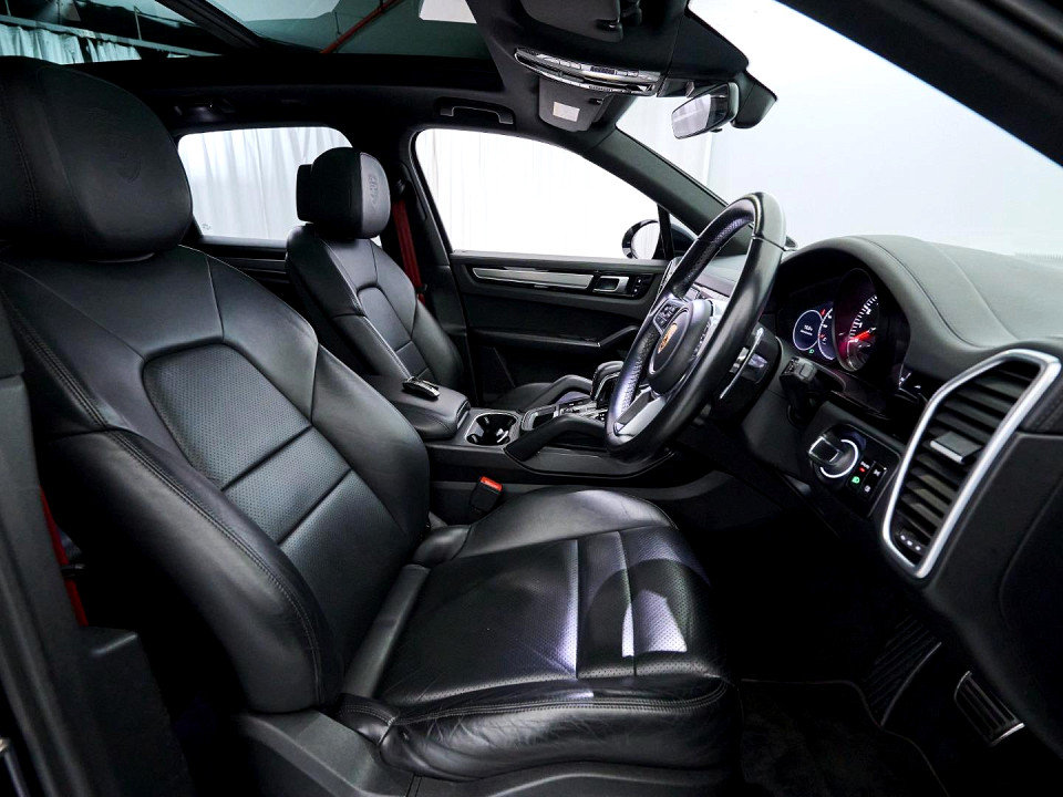 Photo 10 of 19