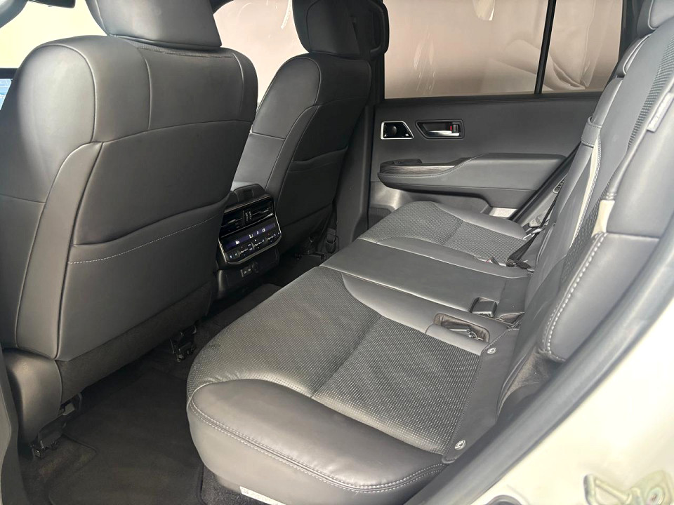 Photo 9 of 15