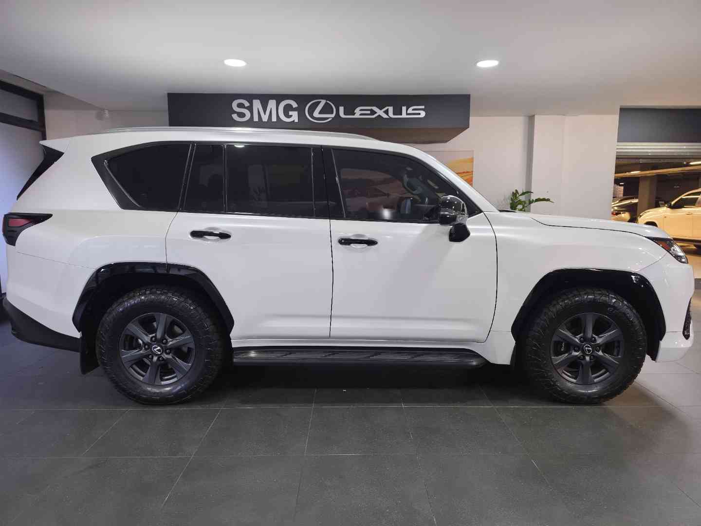 Photo 3 of 28