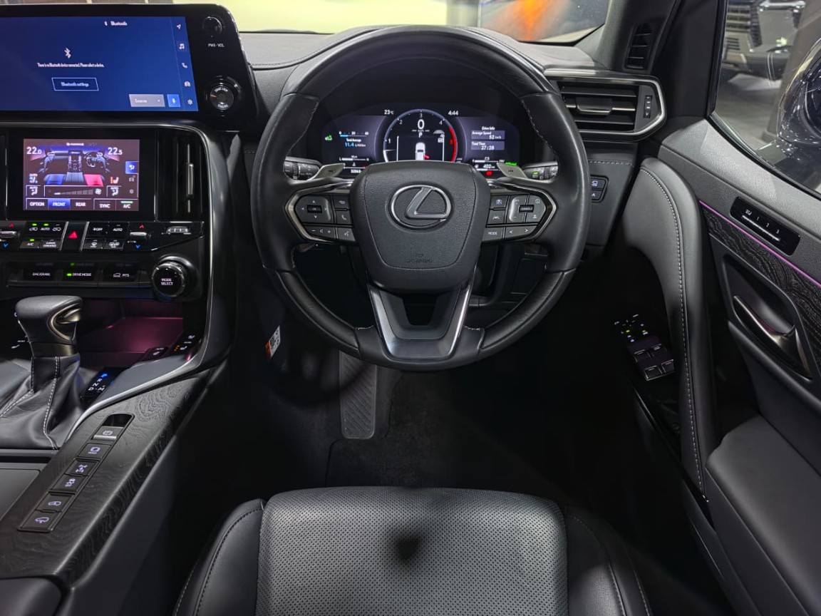 Photo 12 of 28