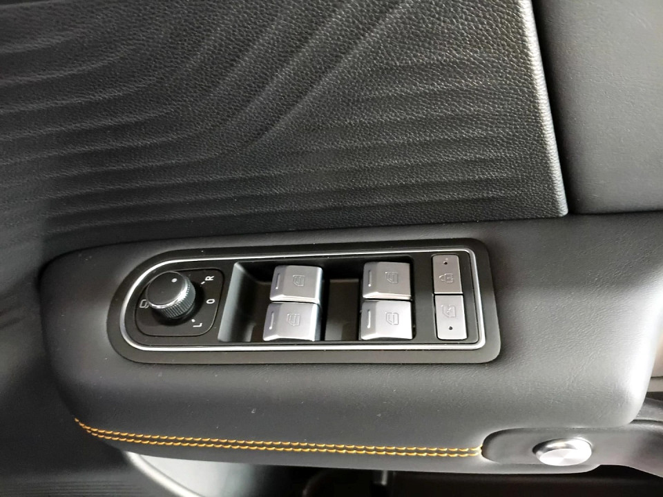 Photo 11 of 18