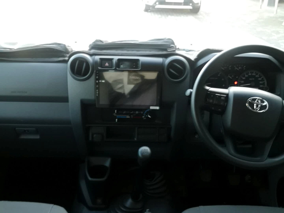Photo 15 of 27