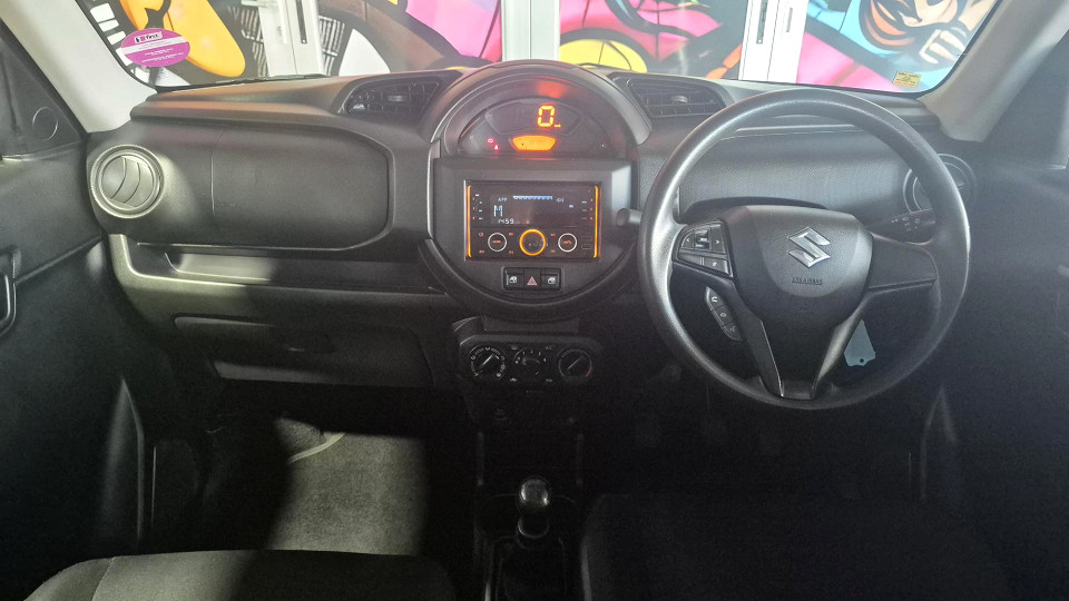 Photo 18 of 25