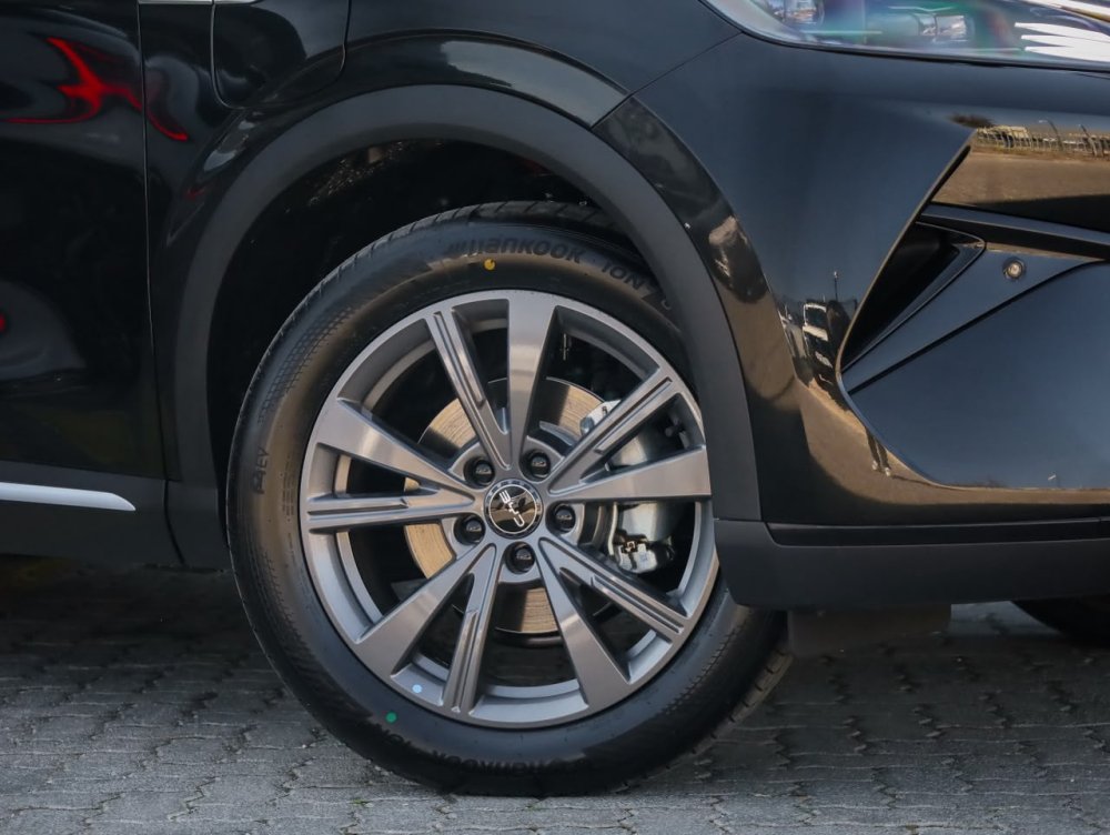 Photo 2 of 28