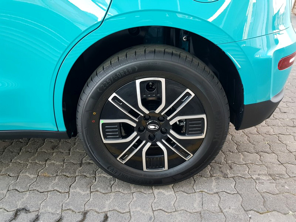 Photo 6 of 18