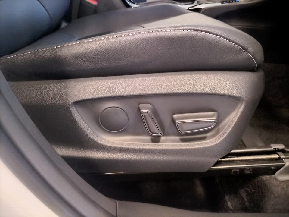 Photo 16 of 23