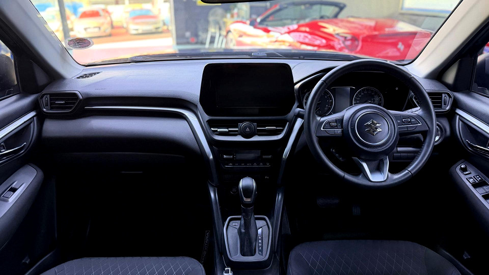 Photo 27 of 29