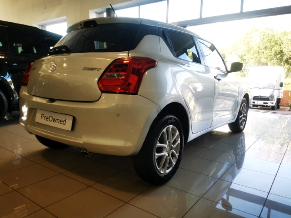 Photo 7 of 9