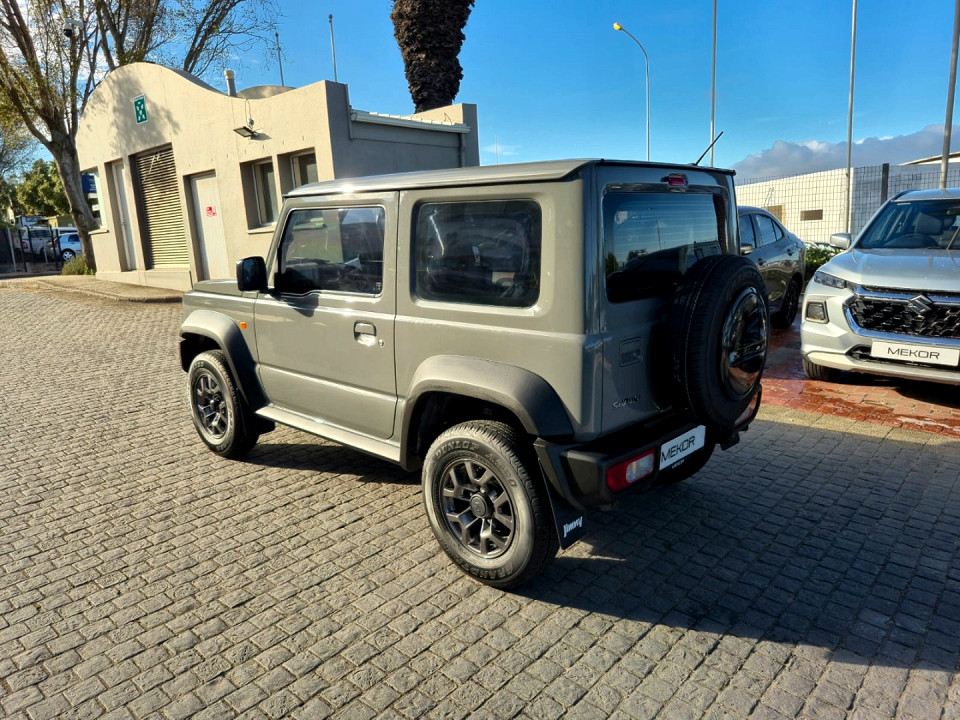 Photo 5 of 18