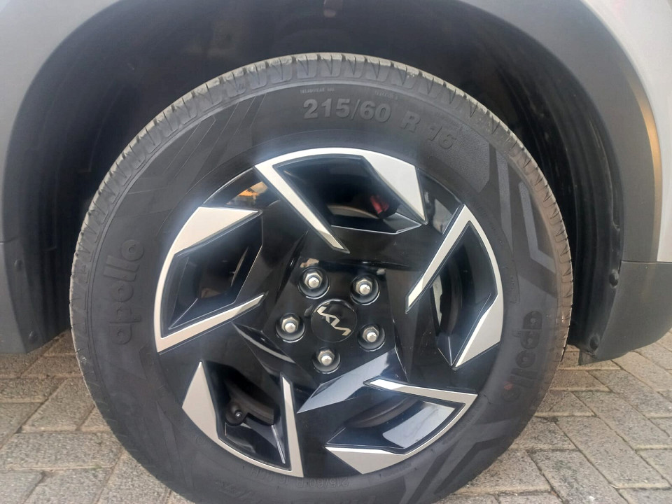 Photo 4 of 21