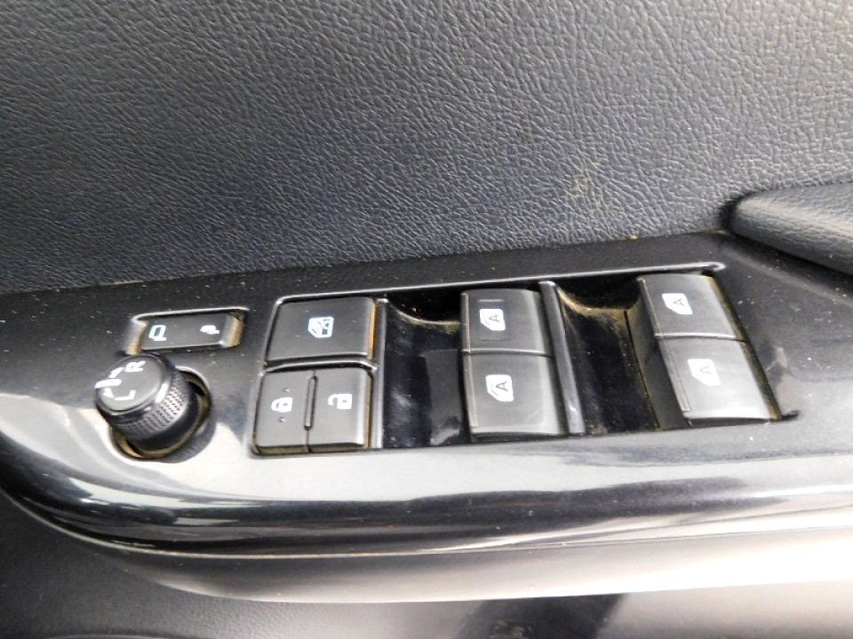 Photo 18 of 21