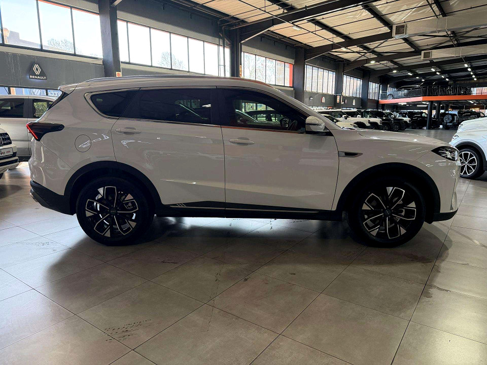 Photo 5 of 17