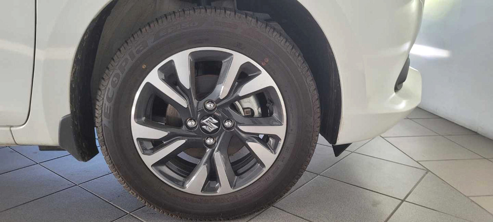 Photo 4 of 10
