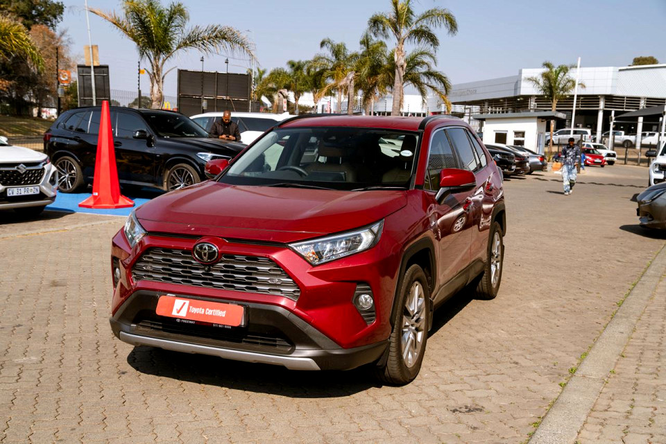 Photo 2 of 28