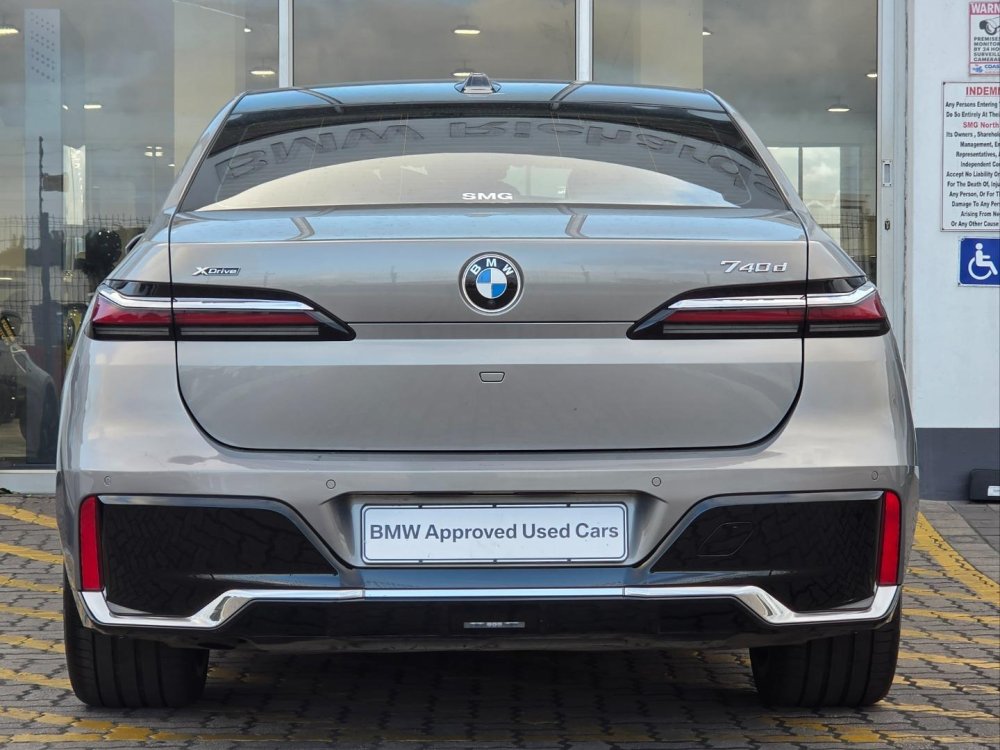 Photo 8 of 28