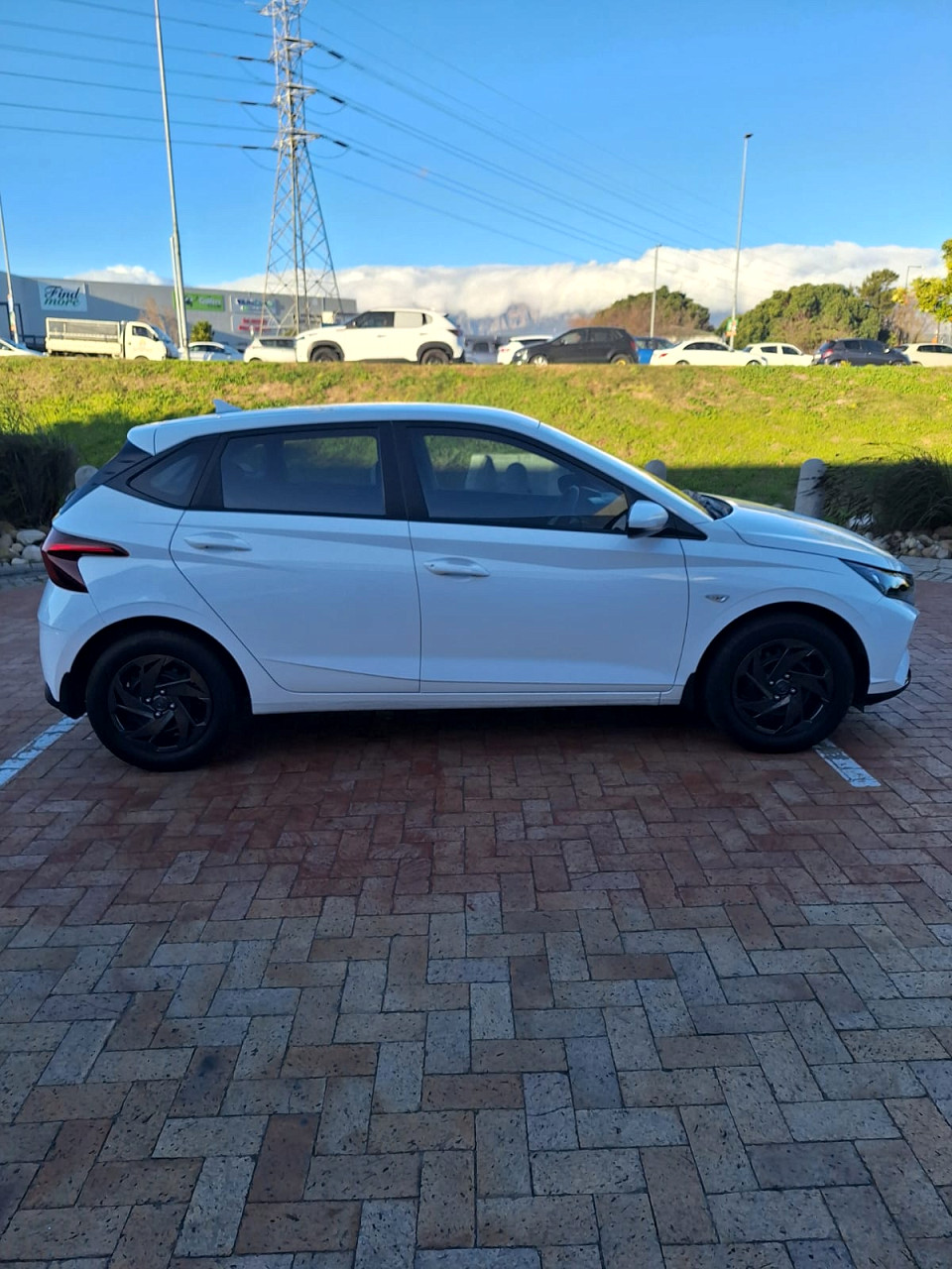 Photo 3 of 18