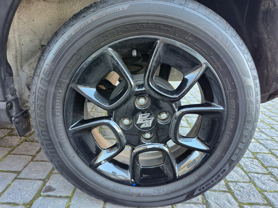Photo 19 of 21